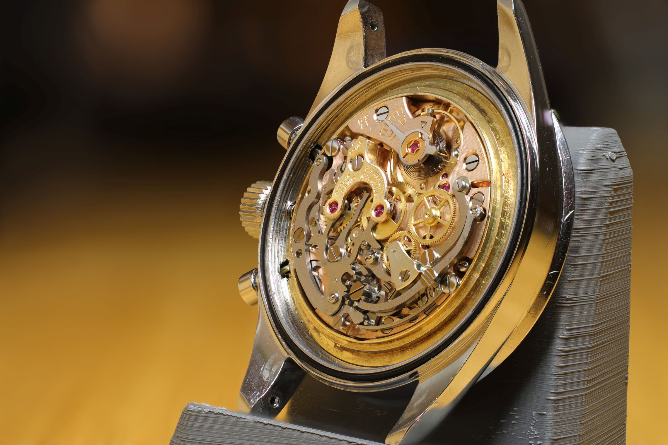 Detail historischer Omega-Chronographenmechanik