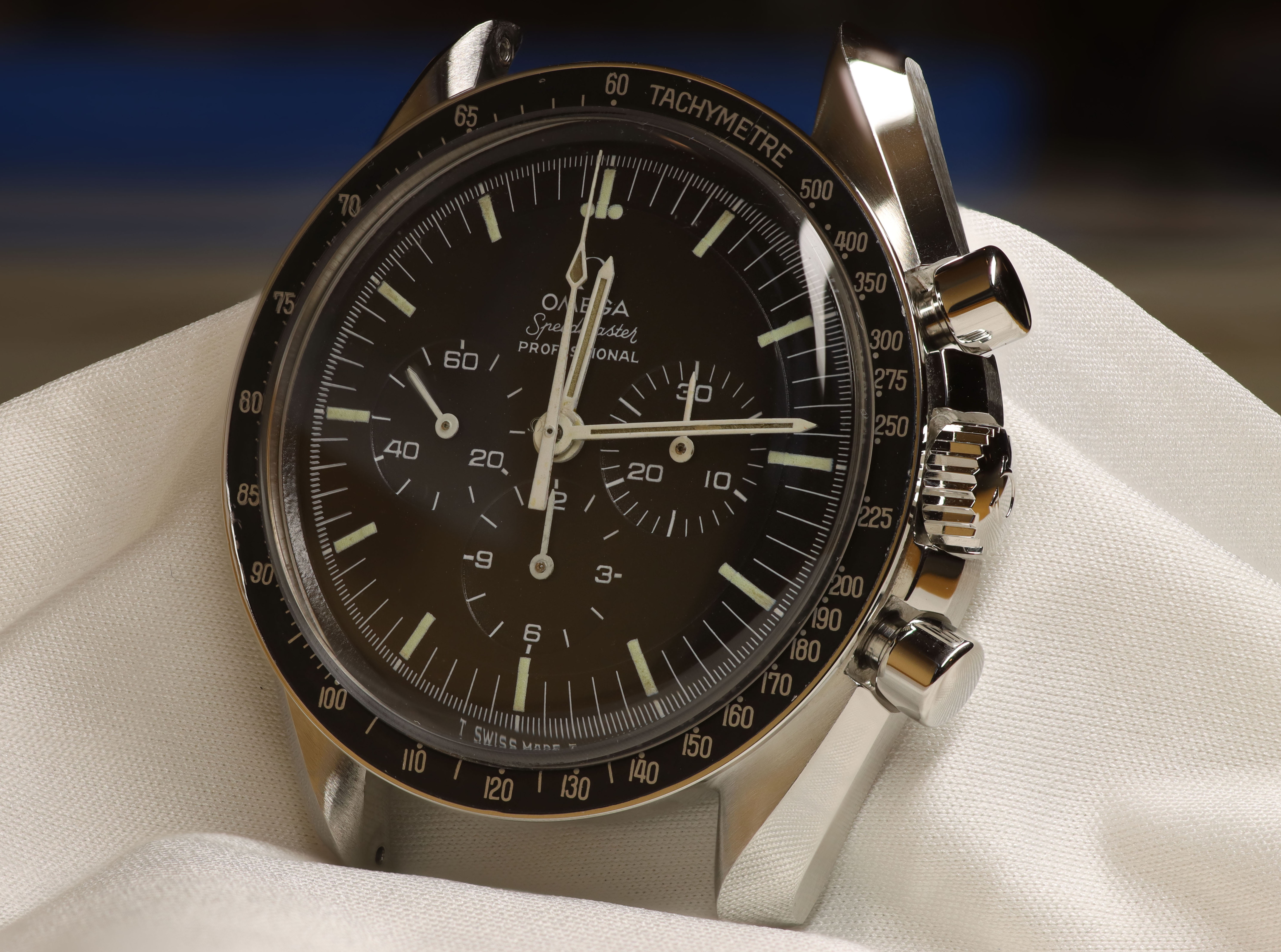Omega Speedmaster Straight Writing